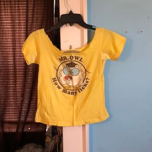 How many licks yellow T-shirt